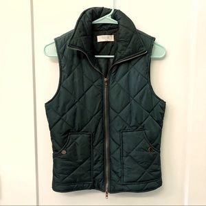 UNKNOWN • Green Puffer Vest